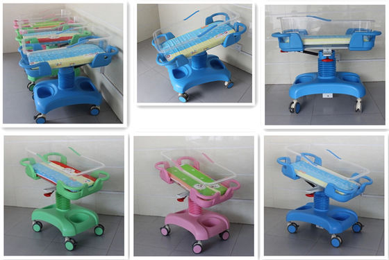 Medisch ziekenhuis Baby Cart Trolley Bed Home Gebruik ABS Basin Steel Frame